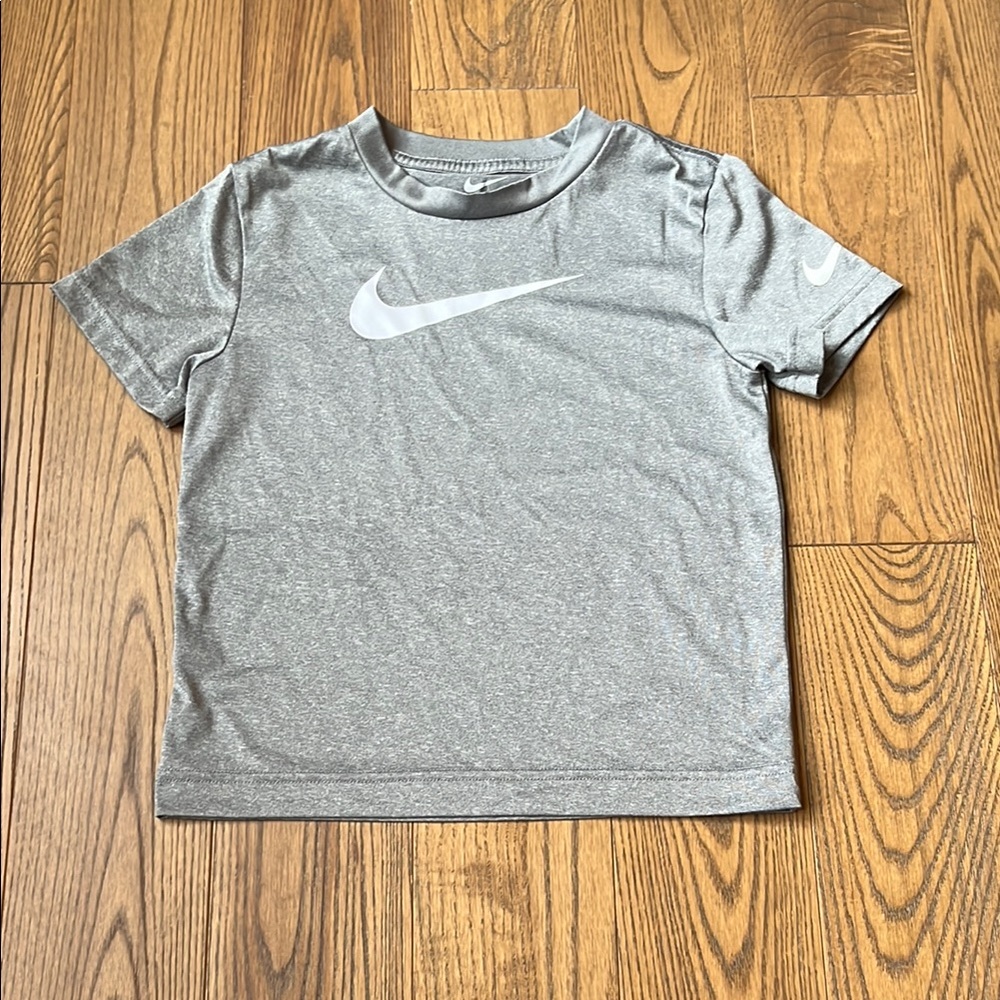 Nike Gray Short Sleeve Tee Athletic Essential